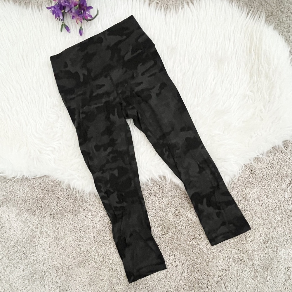 Lululemon Incognito Camo Multi Gator Green Legging Size 6 Align crop